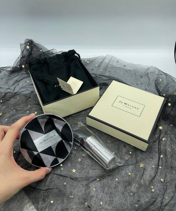 JO MALONE SCENTED BODY POWDER ENGLISH PEAR & FREESIA